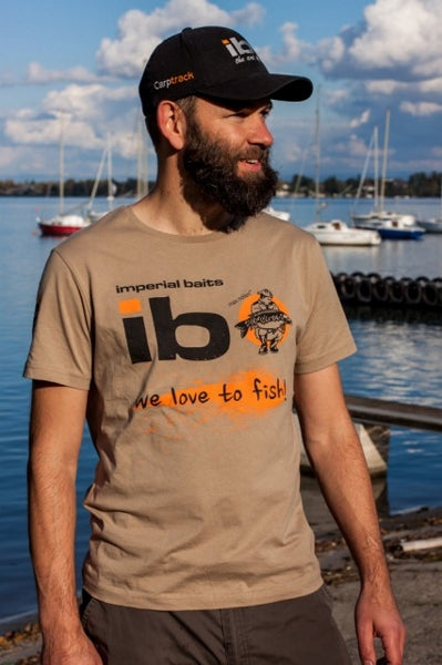 Laden Sie das Bild in Galerie -Viewer, T-Shirt Imperial Baits "The Art of Bait" - Abbigliamento Carp Fishing