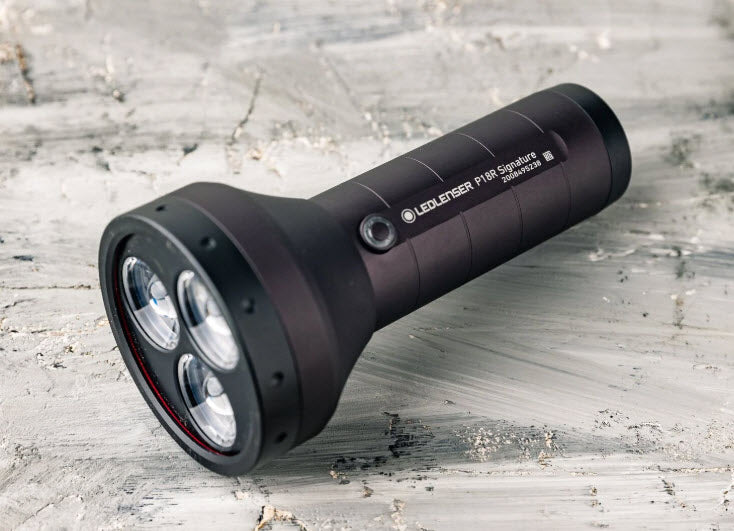 Laden Sie das Bild in Galerie -Viewer, Led Lenser P18r Signature