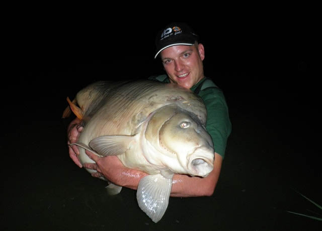 Laden Sie das Bild in Galerie -Viewer, Ib Carptrack Monster/Liver Boilie