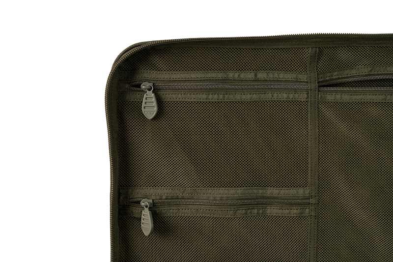 Laden Sie das Bild in Galerie -Viewer, Fox Voyager® Large Barrow Bag