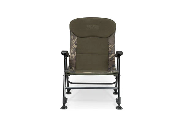Laden Sie das Bild in Galerie -Viewer, Kevin Nash Bank Life Reclining Chair Camo