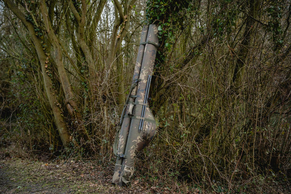 Laden Sie das Bild in Galerie -Viewer, Nash Subterfuge Hi Protect Rod Skin 3 Canne - Fodero Porta Canne