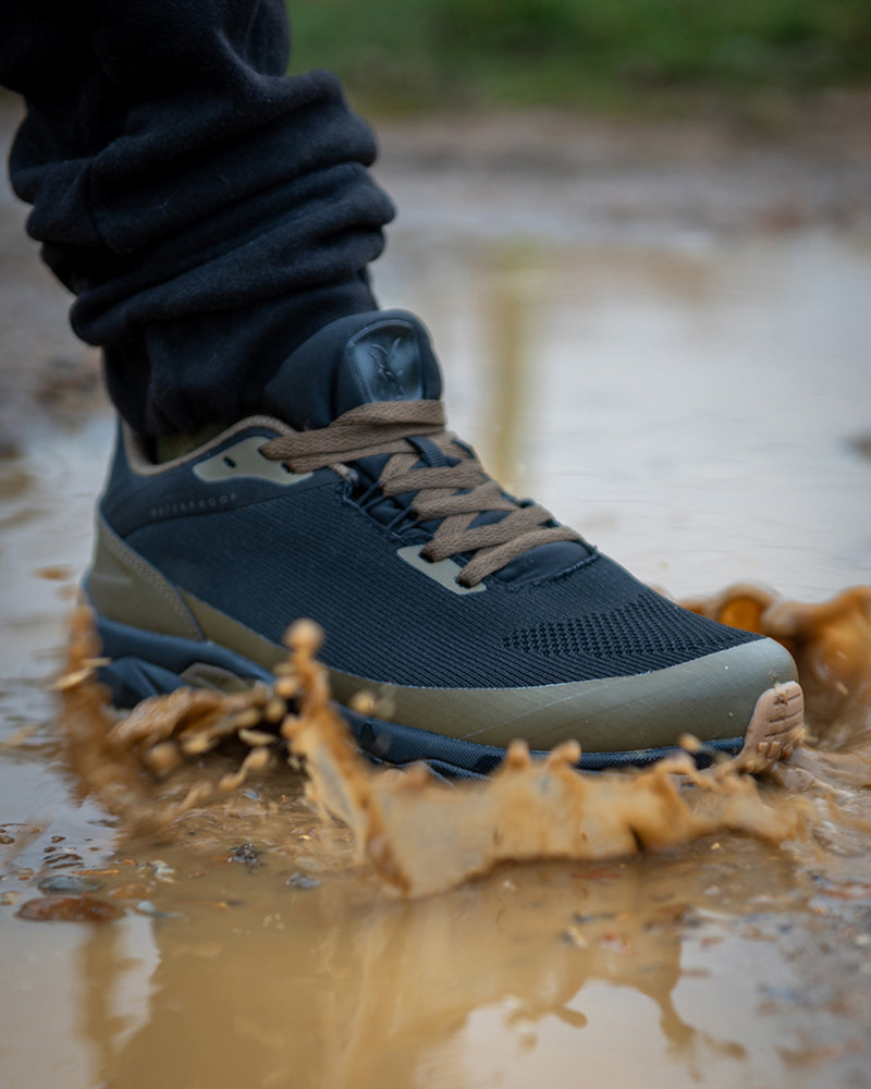 Laden Sie das Bild in Galerie -Viewer, Fox Explorer Trainer V2 - Scarpa Impermeabile Nero/Khaki
