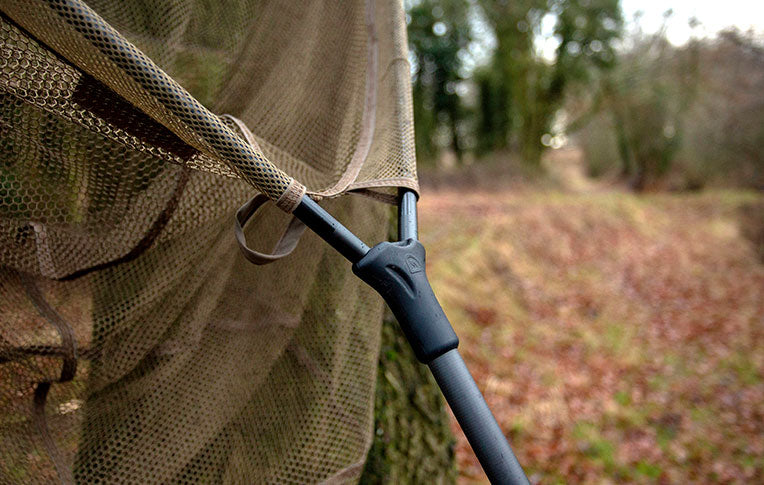 Laden Sie das Bild in Galerie -Viewer, Trakker Sanctuary T3 - Guadino da Carpa 42" 183cm Matt-Black 2 Pezzi