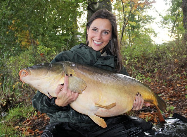 Laden Sie das Bild in Galerie -Viewer, Ib Carptrack Banana Boilie
