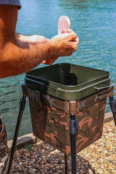 Laden Sie das Bild in Galerie -Viewer, Fox Spod Bucket Strap
