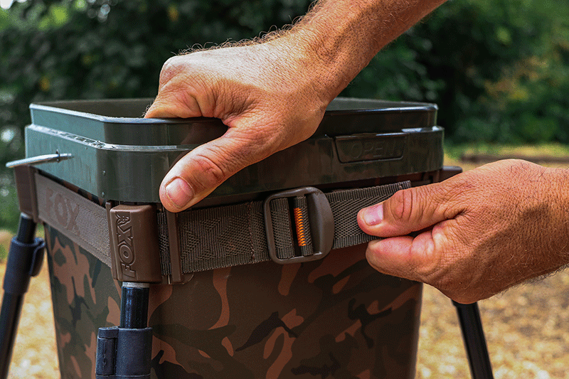 Laden Sie das Bild in Galerie -Viewer, Fox Spod Bucket Strap
