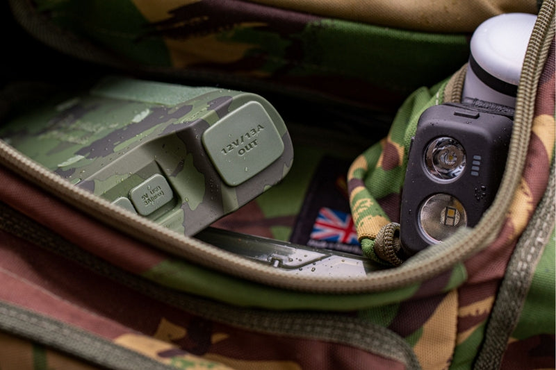 Carica immagine in Galleria Viewer, Ridge Monkey Vault C-Smart Wireless Power Bank Camo
