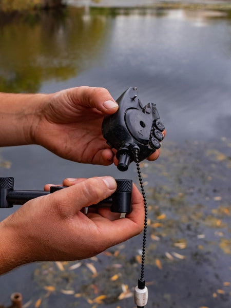 Load image into Gallery viewer, Fox Black Label QR 2 Rod Buzzer Bar - Adjustable
