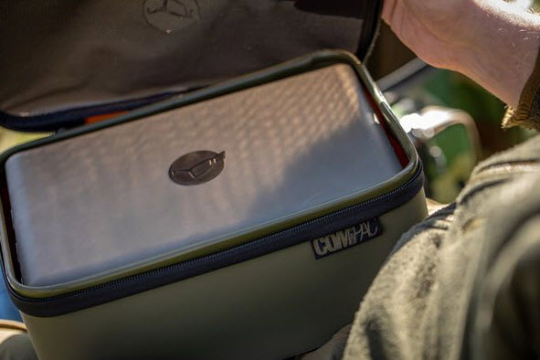 Laden Sie das Bild in Galerie -Viewer, Korda Compac 220
