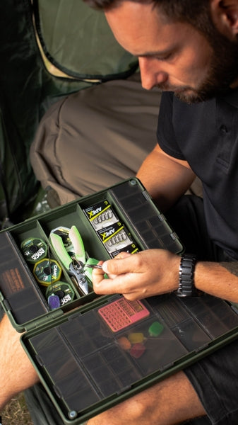 Carica immagine in Galleria Viewer, Ridge Monkey Armoury Lite Tackle Box
