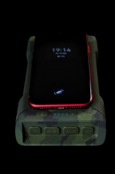 Carica immagine in Galleria Viewer, Ridge Monkey Vault C-Smart Wireless Power Bank Camo
