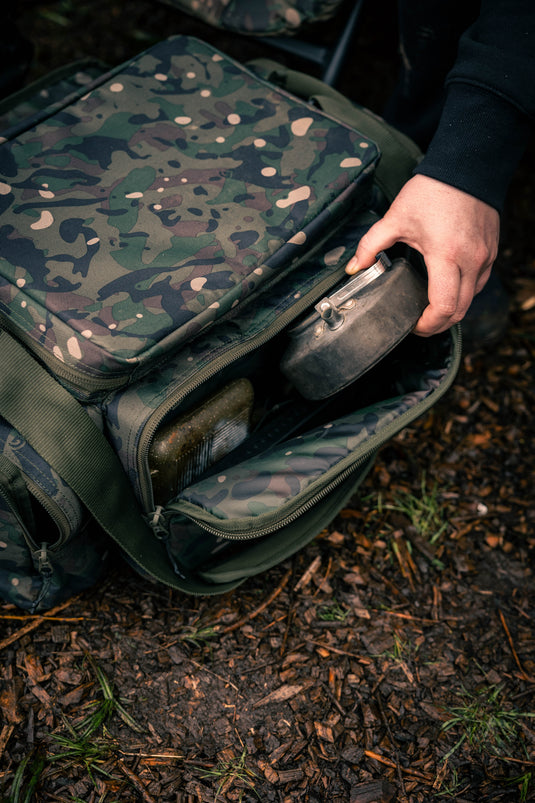 Trakker NXC Camo Chilla Session Food Bag - Sac Isotherme Alimentaire avec Set de Couverts