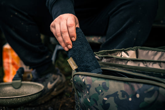 Trakker NXC Camo Chilla Session Food Bag - Sac Isotherme Alimentaire avec Set de Couverts