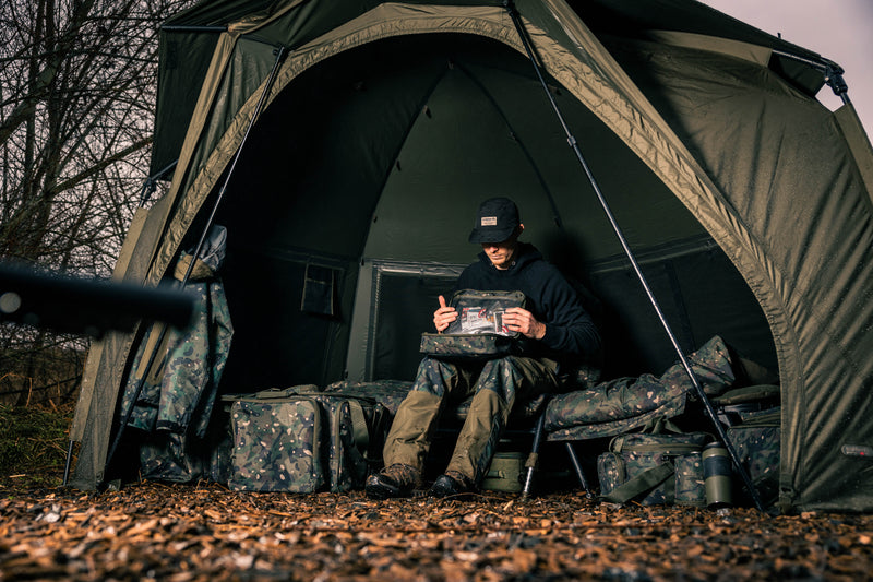 Carica immagine in Galleria Viewer, Trakker NXC Camo Rig-R Box - Stazione Montaggio Terminali con Vassoio Magnetico EVA
