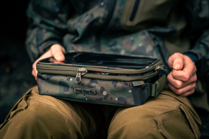 Carica immagine in Galleria Viewer, Trakker NXC Camo Bitz Pouch Large - Borsa Portaccessori con Divisori Personalizzabili
