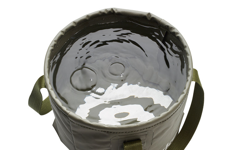 Laden Sie das Bild in Galerie -Viewer, Trakker Collapsible Water Bowl
