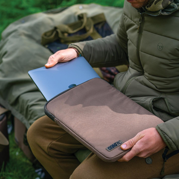 Carica immagine in Galleria Viewer, Korda Compac Tablet Bag
