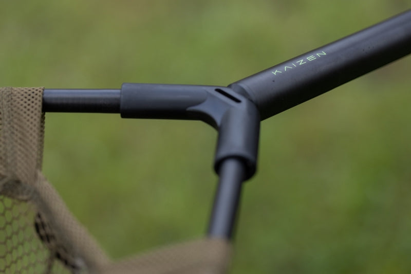 Laden Sie das Bild in Galerie -Viewer, Korda Kaizen Green Net 42" 2 Sezioni - Guadino Compatto da Carp Fishing
