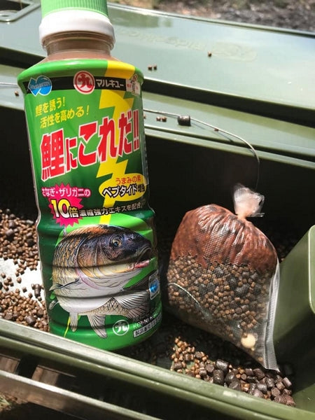 Carica immagine in Galleria Viewer, Marukyu Koi Ni Koreda Crayfish And Sanagi
