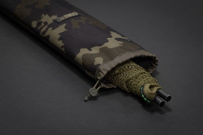 Laden Sie das Bild in Galerie -Viewer, Korda Compac Stink Sleeve 46in Dark Kamo
