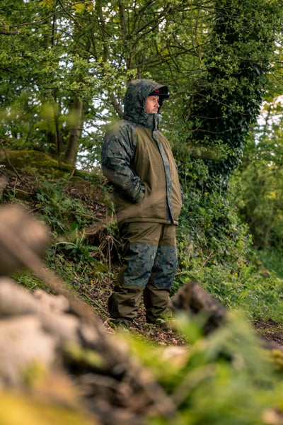Laden Sie das Bild in Galerie -Viewer, Trakker Cr Camo 3-Piece Suits

