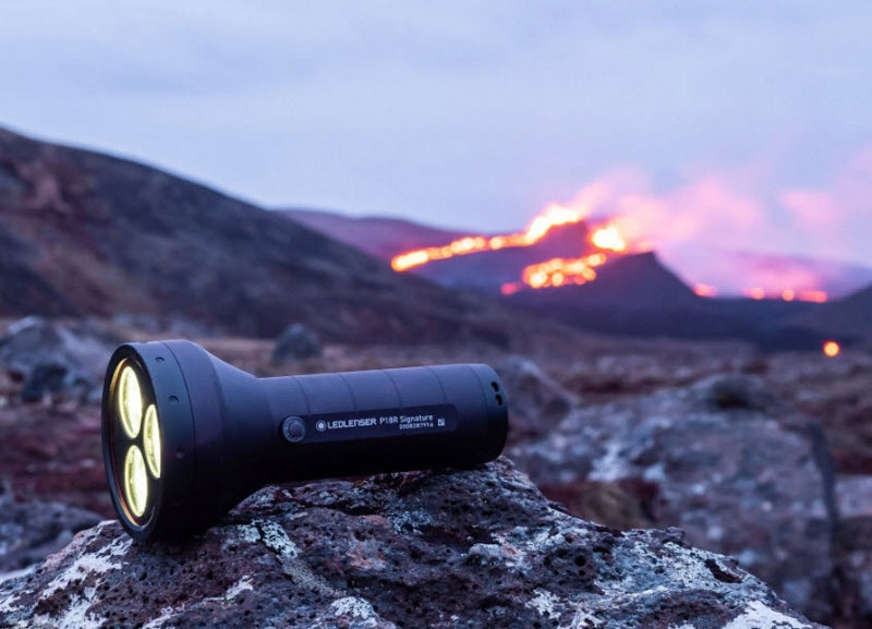 Laden Sie das Bild in Galerie -Viewer, Led Lenser P18r Signature
