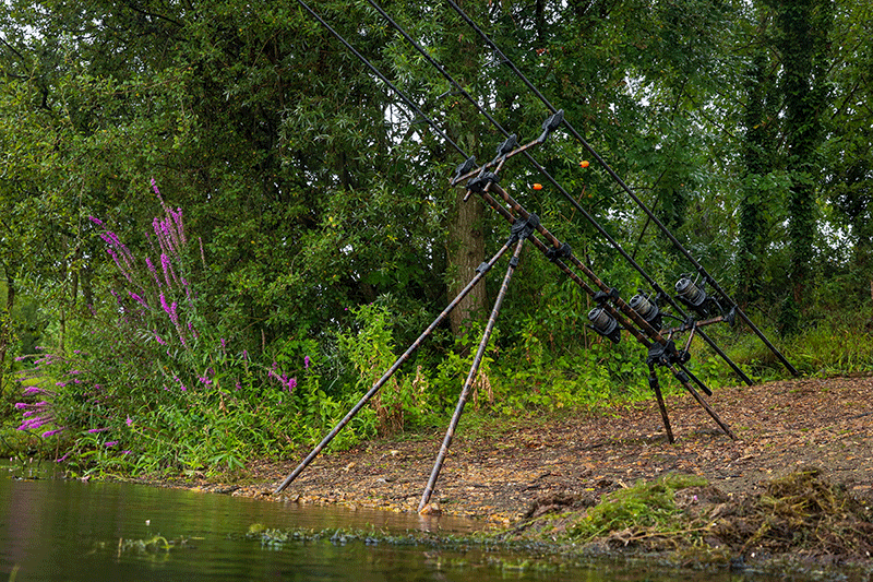 Carica immagine in Galleria Viewer, Fox Ranger Mk2 Camo Pod - Rod Pod 3 Canne Mimetico
