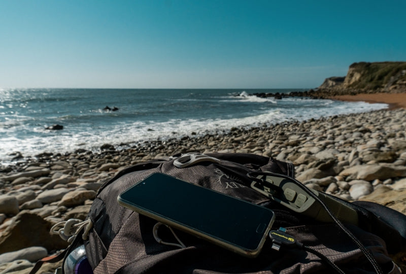 Carica immagine in Galleria Viewer, Ridge Monkey Vault C-Smart Wireless Power Bank Camo
