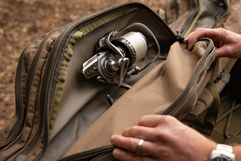 Load image into Gallery viewer, Korda Compac 5-Rod Divide Holdall
