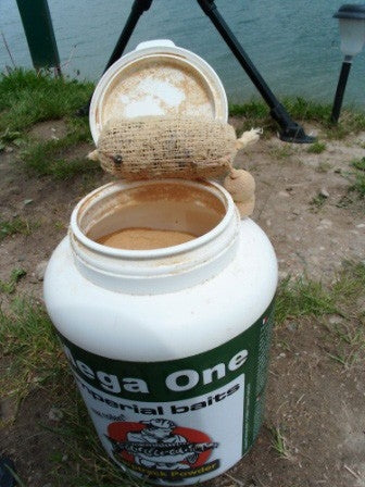 Laden Sie das Bild in Galerie -Viewer, IB Carptrack Powder - Estratto in Polvere Attrattivo per Carpfishing

