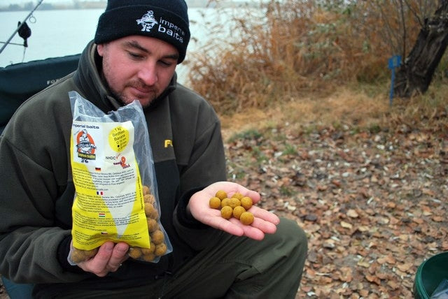 Laden Sie das Bild in Galerie -Viewer, Ib Carptrack Banana Boilie
