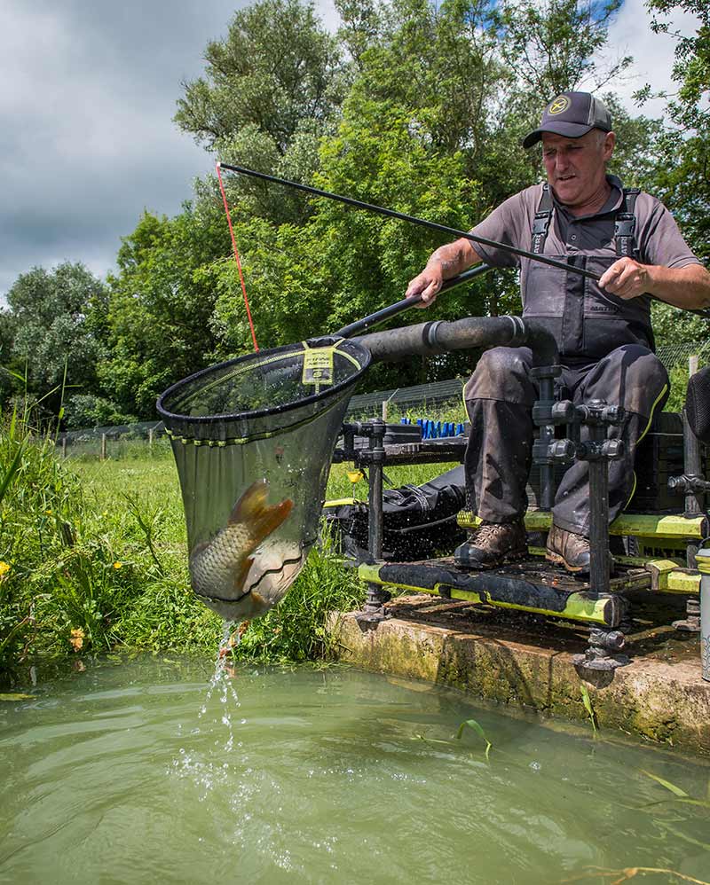 Load image into Gallery viewer, Matrix Fine Mesh Landing Net - Testa per Guadino a Maglia Fine
