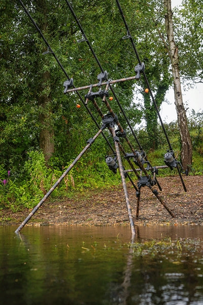Carica immagine in Galleria Viewer, Fox Ranger Mk2 Camo Pod - Rod Pod 3 Canne Mimetico
