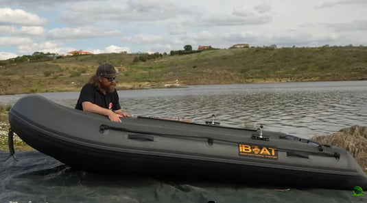 iBoat 320 GEN 5 Super Strong – Carbone Noir